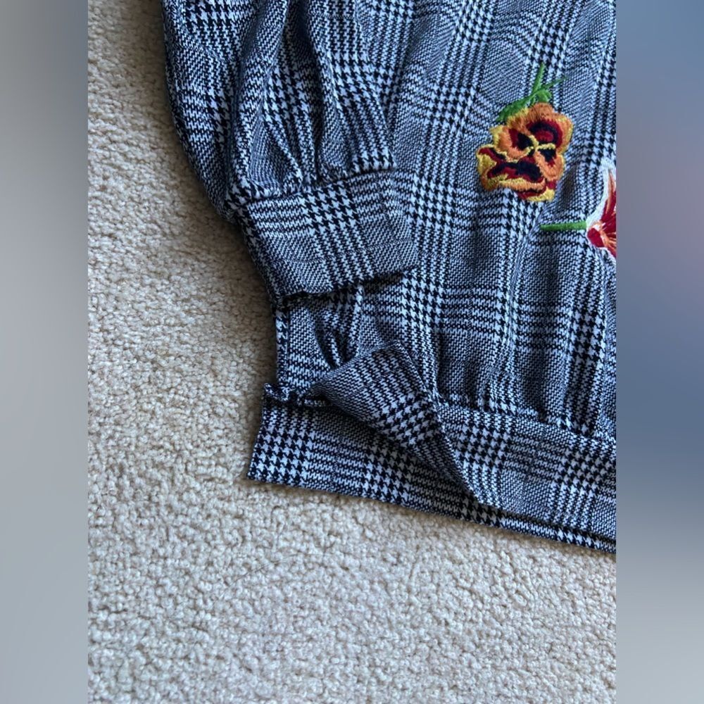 ZARA  - Picture 3 of 5